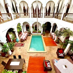 4* Pensión Mandalay